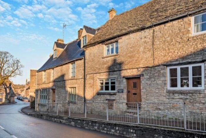 3 Bedroom Terraced House To Rent In High Street, Northleach, GL54