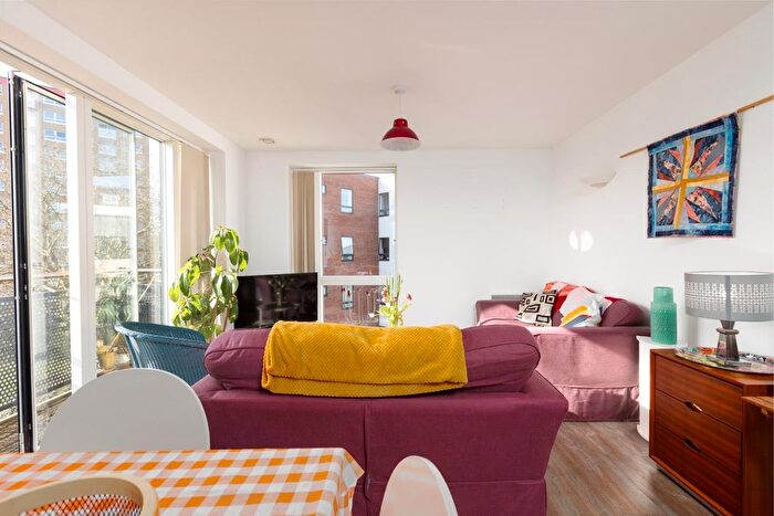 2 Bedroom Flat For Sale In Cooperage Lane, Southville, BS3