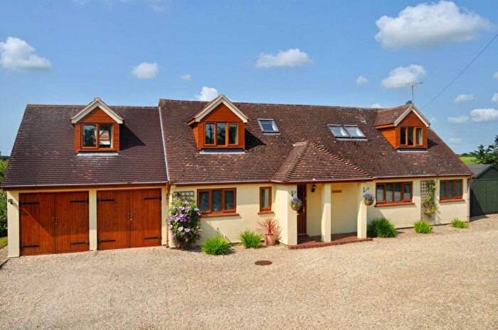 5 Bedroom Detached House For Sale In Ardley Road, Bucknell, Bicester, OX27