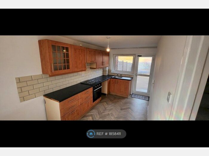 2 Bedroom Terraced House To Rent In Barton Hill Drive, Minster, ME12