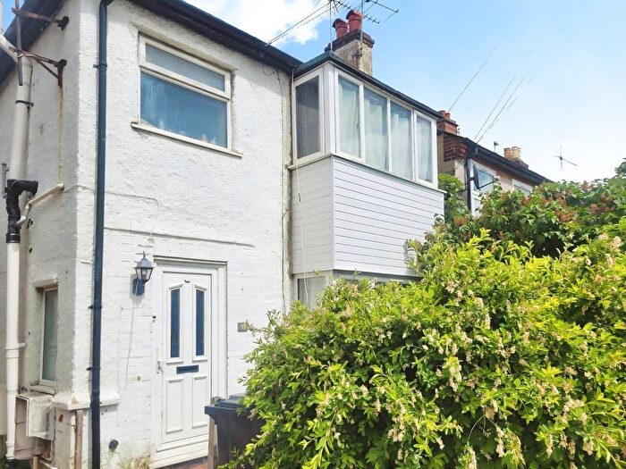 2 Bedroom Maisonette To Rent In Slough, Berkshire, SL1