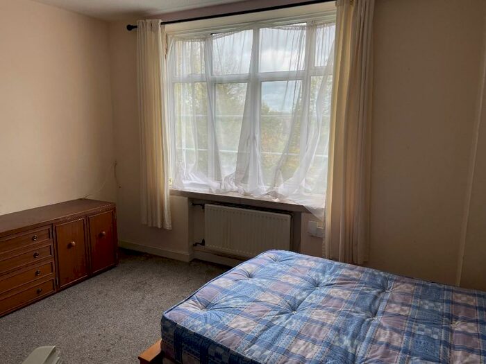 Studio To Rent In Willesden Lane, London, NW6