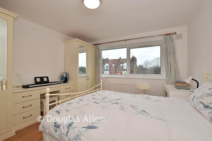 2 Bedroom Flat For Sale In Woodford Green, Woodford Green, Essex, IG8