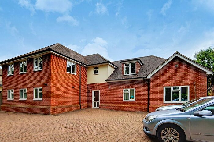 2 Bedroom Flat To Rent In Wildoaks House, London Road, Sutton, SM3