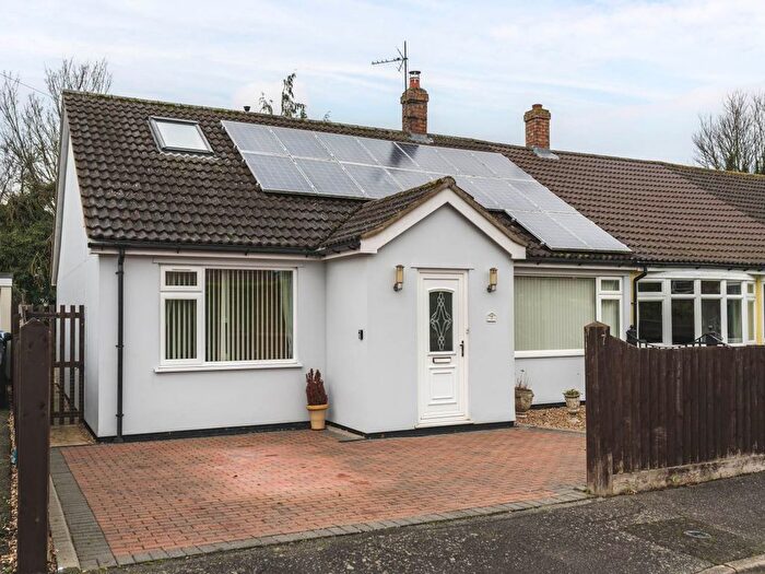 3 Bedroom Bungalow For Sale In Nightingale Avenue, Bassingbourn, Royston, SG8