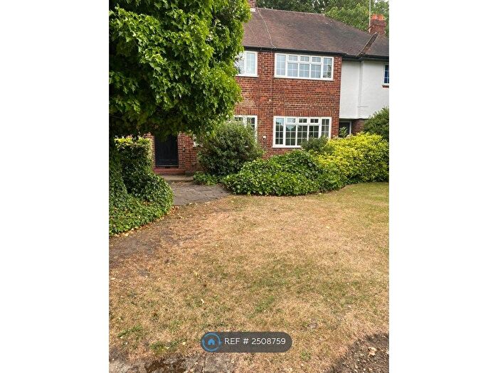 2 Bedroom Flat To Rent In Kingston Upon Thames, Kingston Upon Thames, KT2