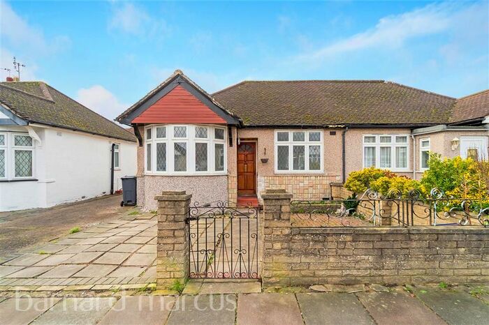 2 Bedroom Bungalow To Rent In Parkfield Crescent, Feltham, TW13