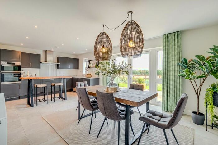 4 Bedroom Detached House For Sale In Cotton Meadows, Howard Close, Wilstead, Bedford, MK45
