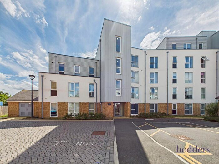 1 Bedroom Apartment For Sale In Addlestone, Surrey, KT15