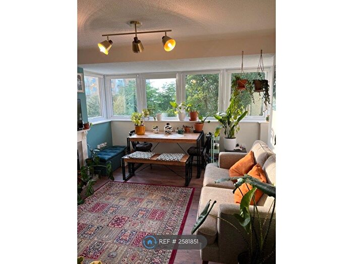 2 Bedroom Flat To Rent In Erebus Drive, London, SE28