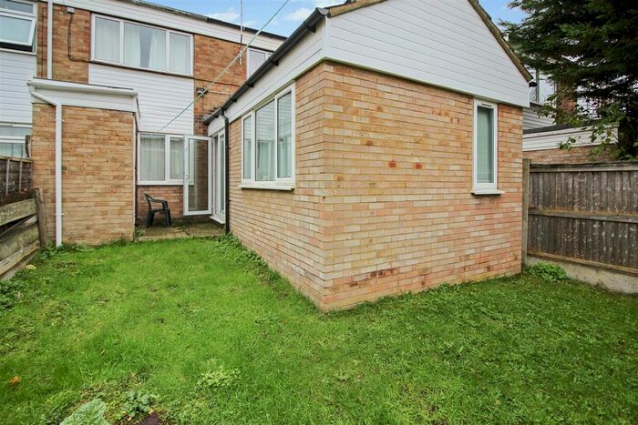 4 Bedroom End Terrace House To Rent In Downs Road, Canterbury, CT2