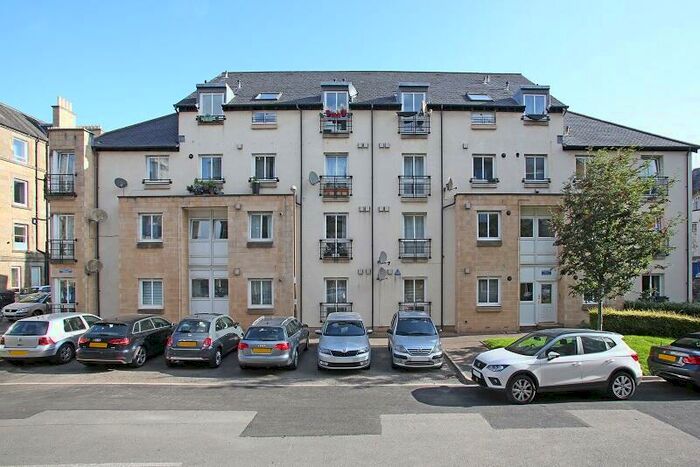 2 Bedroom Flat To Rent In , Waverley Park Terrace, Edinburgh, EH8