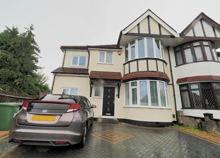 3 Bedroom Maisonette To Rent In Kingsway Crescent, Harrow, London, HA2