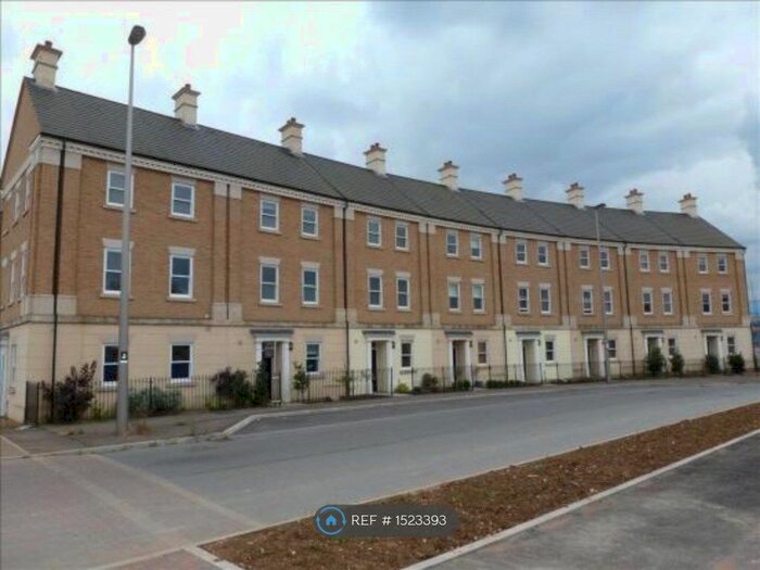 4 Bedroom Terraced House To Rent In Rowditch Furlong, Redhouse Park, Milton Keynes, MK14