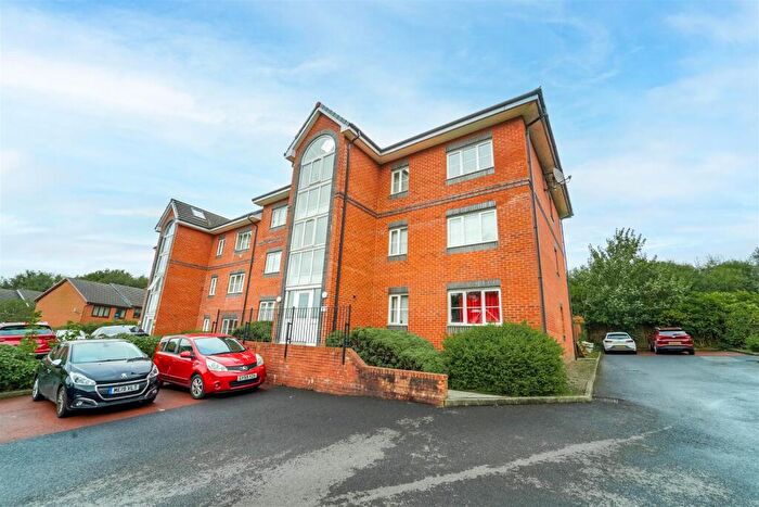 2 Bedroom Apartment To Rent In Broadoaks, Bury, BL9