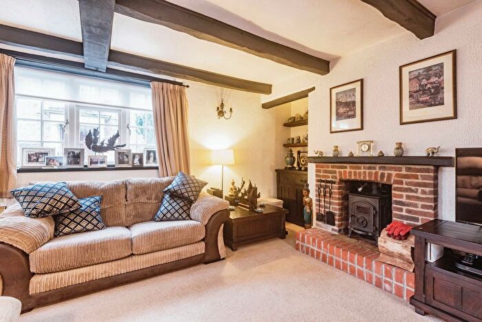 2 Bedroom Cottage For Sale In Church Lane, Thatcham, RG19