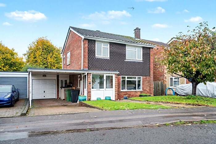 3 Bedroom Detached House For Sale In Coombe Hill Crescent, Thame, Oxfordshire, OX9