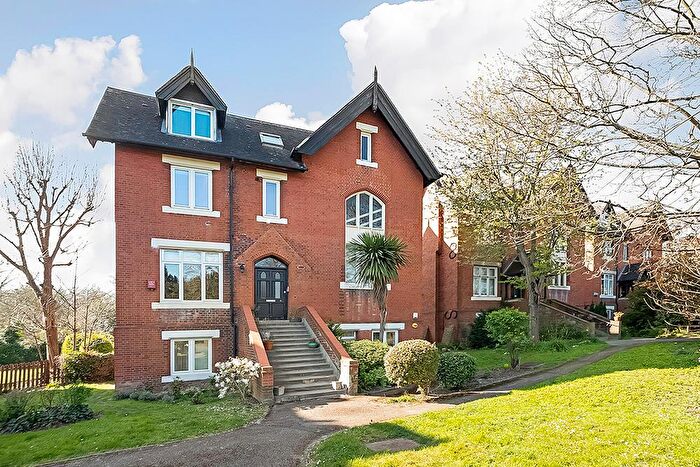 2 Bedroom Apartment For Sale In Crystal Palace Park Road, Sydenham, London, SE26