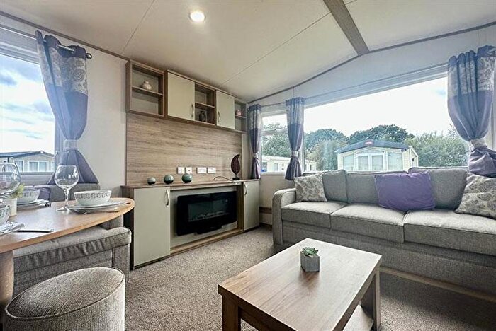 Park Home For Sale In Tattershall Lakes Country Park – Lincolnshire, LN4