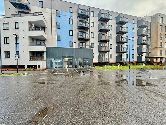 2 Bedroom Flat For Sale In Salisbury Road, Southall, UB2