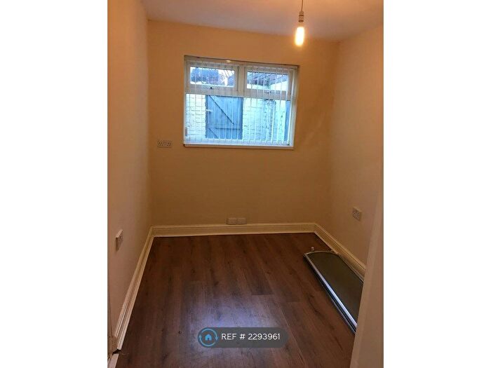 1 Bedroom Flat To Rent In Hawthorne Road, Bootle, L20