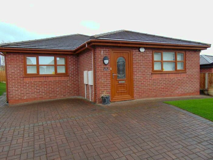 Houses to rent in Royton, Greater Manchester