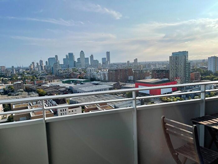 2 Bedroom Flat To Rent In Hannaford Walk, London, E3