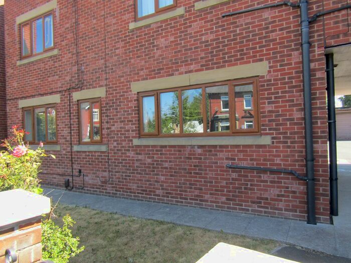 2 Bedroom Flat To Rent In Leeds Road, Wakefield, WF1