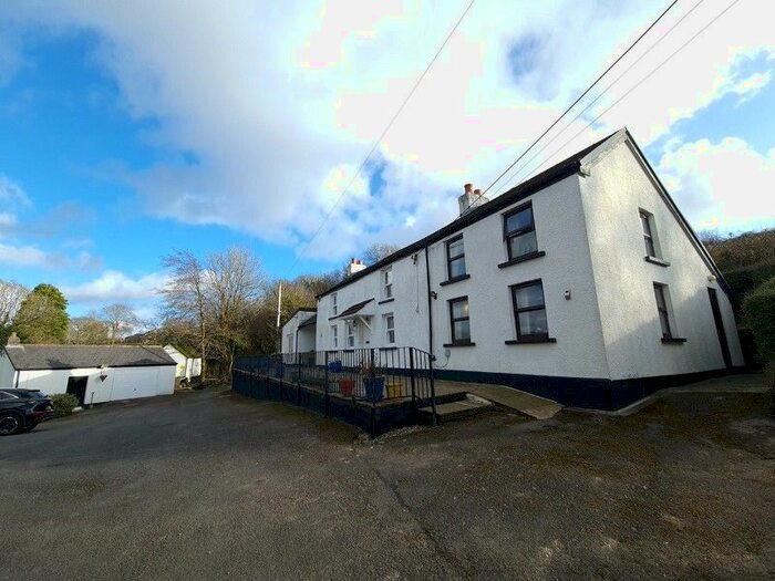 5 Bedroom Detached House For Sale In Llanmorlais, Swansea, City And County Of Swansea., SA4