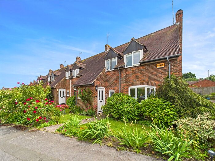 4 Bedroom Semi-Detached House For Sale In Wainwrights, Long Crendon, Aylesbury, Buckinghamshire, HP18