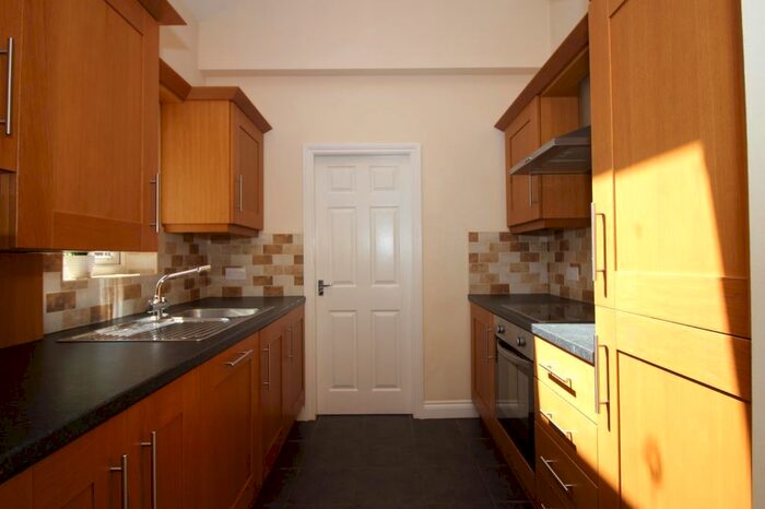 4 Bedroom Flat To Rent In Lonsdale Terrace, Jesmond, Newcastle Upon Tyne NE2