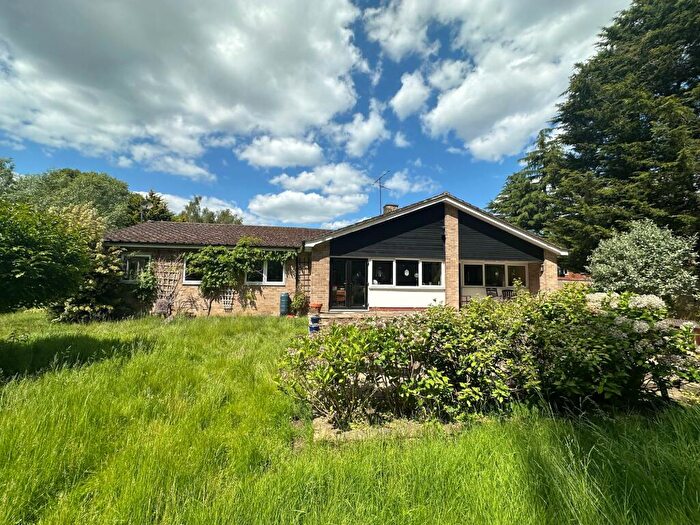 3 Bedroom Detached Bungalow For Sale In Old Silsoe Road, Clophill, MK45