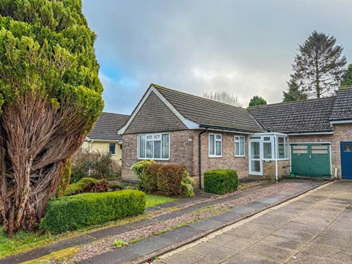 2 Bedroom Detached Bungalow For Sale In Ecclesbourne Drive, Buxton, SK17