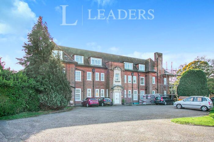 3 Bedroom Flat To Rent In Christchurch, BH23