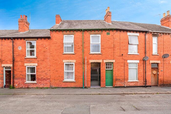 3 Bedroom Terraced House For Sale In Dudley Road, Grantham, NG31