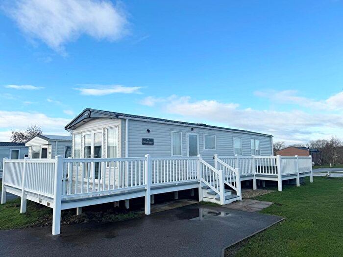 2 Bedroom Detached Bungalow For Sale In Tattershall Lakes, Tattershall, LN4