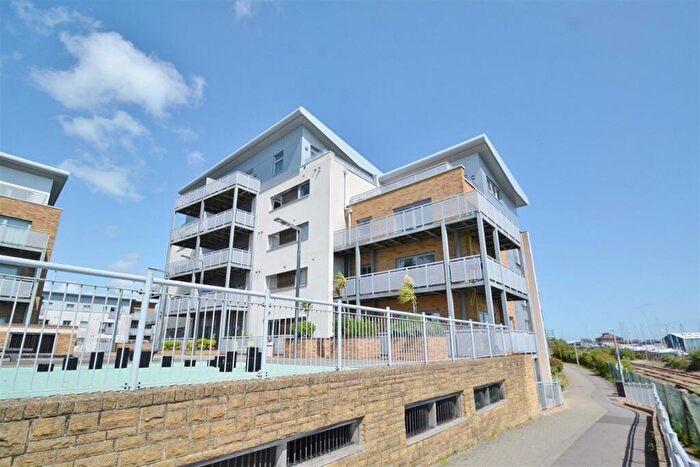 2 Bedroom Apartment For Sale In Stone Close, BH15
