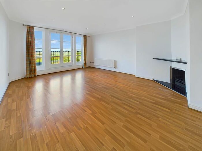 3 Bedroom End Of Terrace House For Sale In Hatfield Crescent, Newquay, TR7