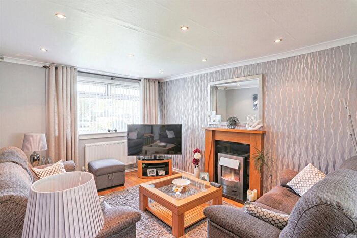 3 Bedroom Terraced House For Sale In Stanks Lane North, Leeds, LS14