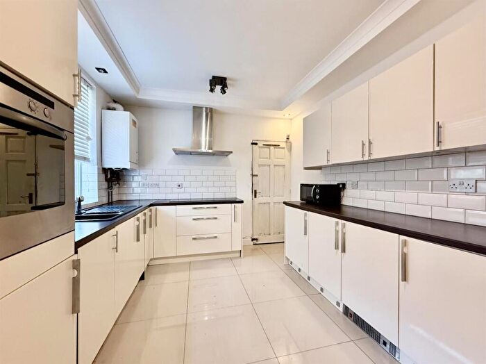 3 Bedroom Terraced House For Sale In Howard Street, Loughborough, LE11