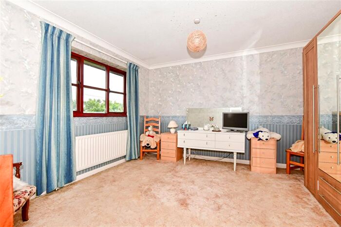 4 Bedroom Detached House For Sale In Manor Close, Deal, Kent, CT14