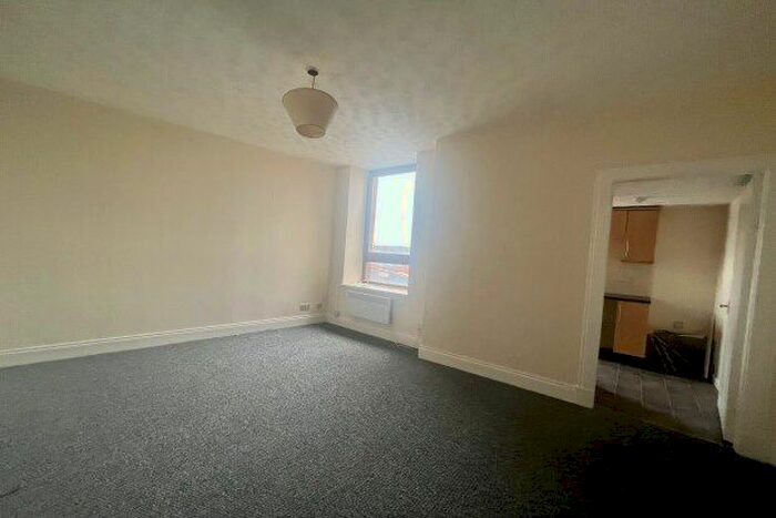 2 Bedroom Flat To Rent In Crosshill Street, Motherwell, ML1