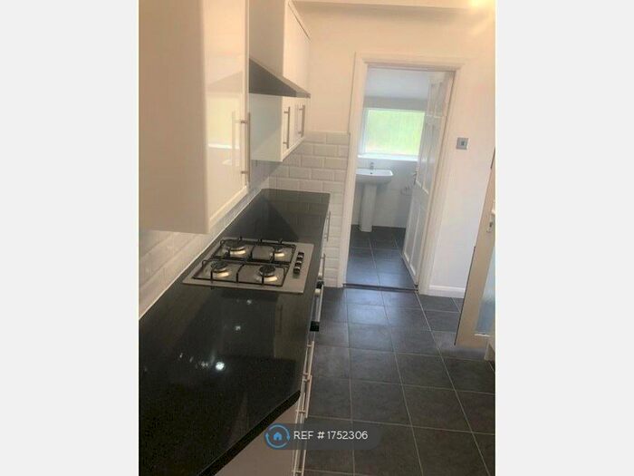 4 Bedroom Terraced House To Rent In Liverpool Road, Reading, RG1