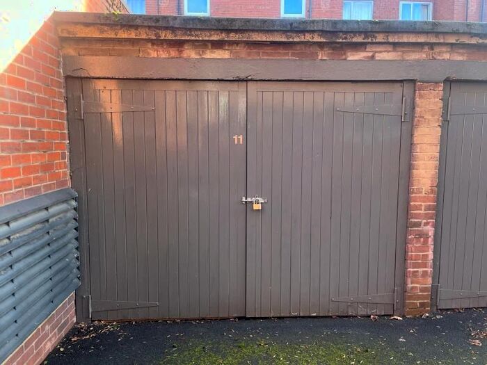 Garage / Parking To Rent In Cumberland Court, Headingley, Leeds, LS6