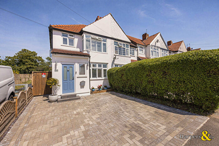3 Bedroom Terraced House For Sale In Lyndon Avenue, Sidcup, DA15