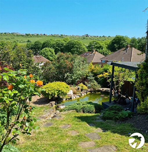 4 Bedroom Semi-Detached House For Sale In Carlton Crescent, Chatham, Kent, ME5