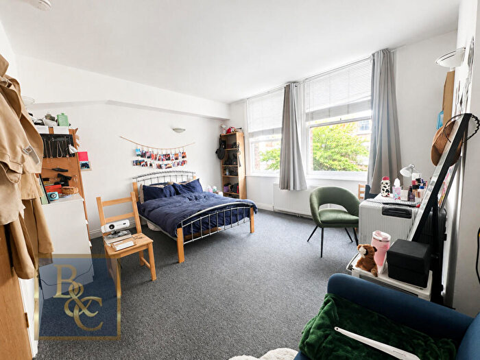 Studio To Rent In Royal College Street, Camden, NW1