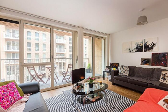 3 Bedroom Apartment To Rent In Oxley Square, London, E3