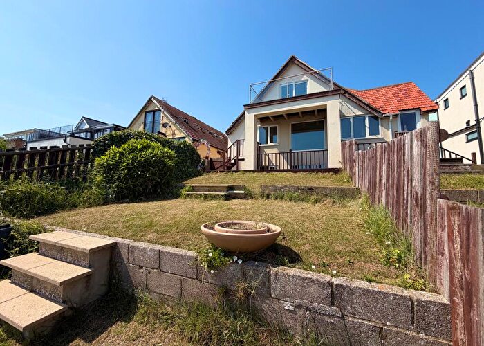 3 Bedroom Flat To Rent In Brighton Road, Lancing, BN15