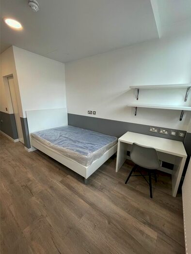 1 Bedroom Flat To Rent In Lister Gate, Nottingham, NG1